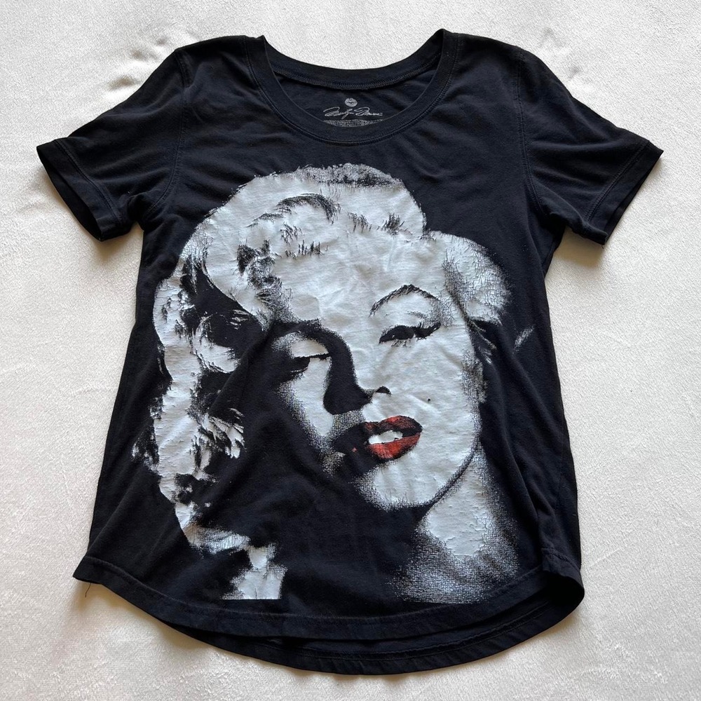 Marilyn Monroe Old Hollywood Black Tshirt Graphic Oldies Classic Red Lip